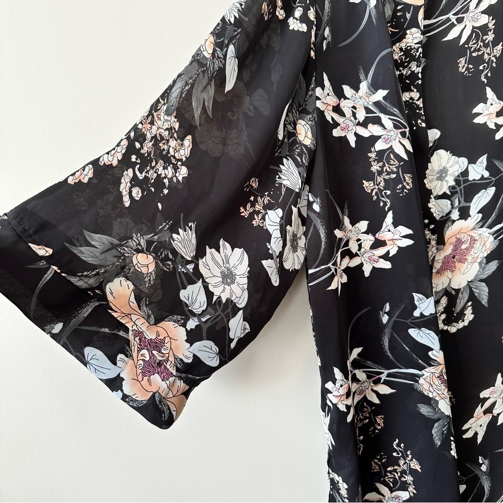 Tahari-dark Floral Open Summer Kimono (Size:L/XL) - Picture 8 of 11